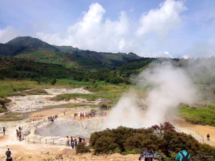 Nature - Dieng Plateau - Kawah Sikidang 1