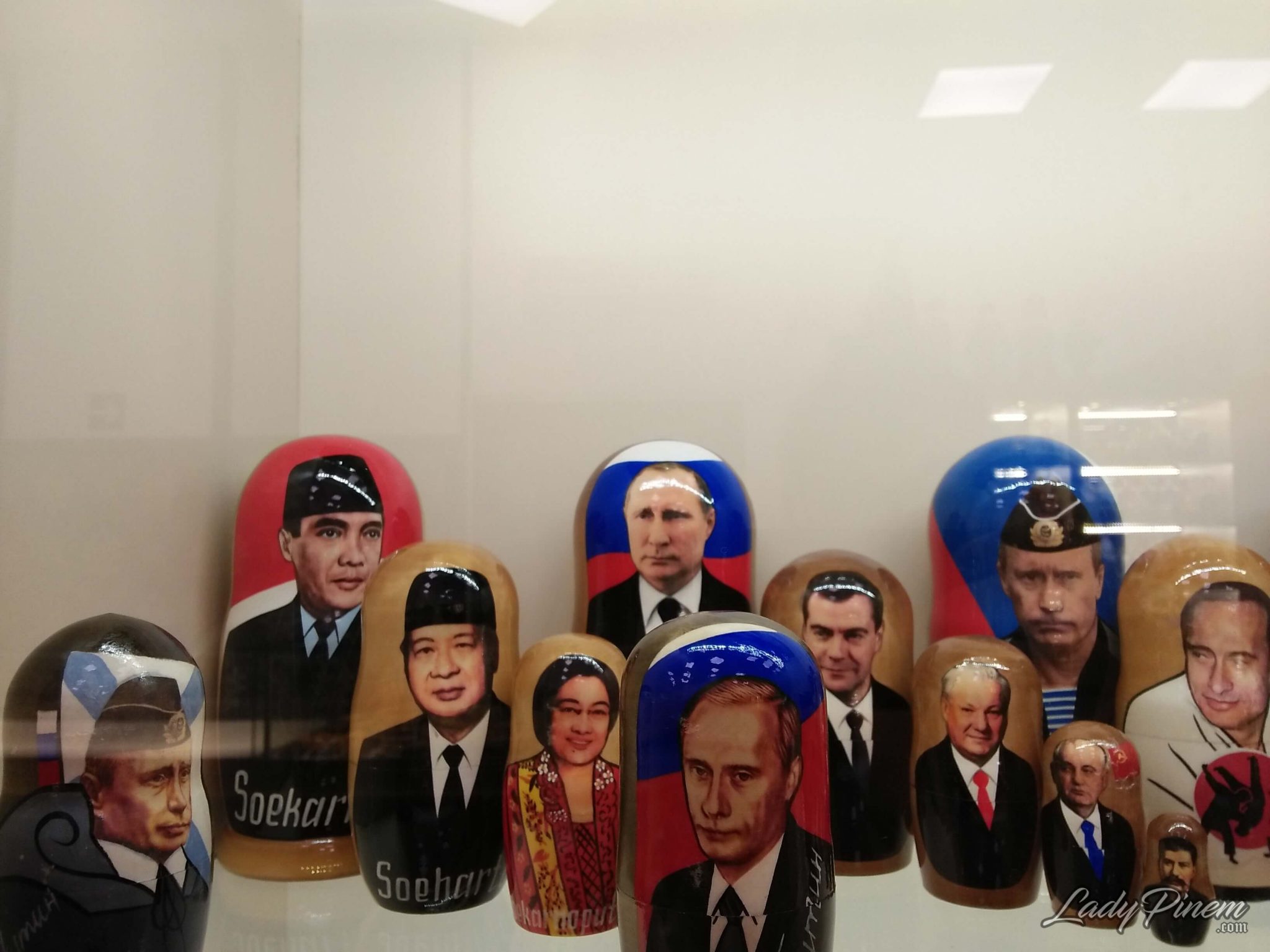 Belanja Souvenir Murah di Moscow 6
